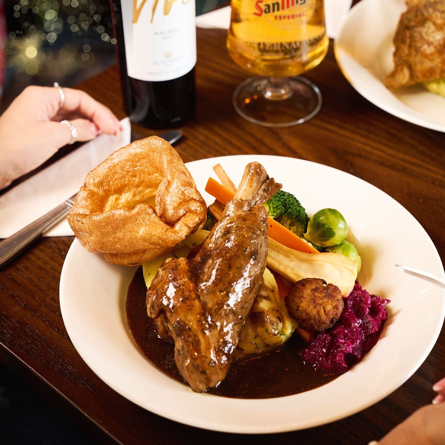 Christmas Day 2025 Lunch, Dinner & Dining at The Potters Bar in Stoke On Trent